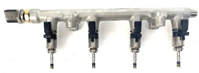 05E133320 Skoda Octavia Çikma Orijinal Enjektör Yakit Borusu Yakit Rayi 1.5 TSI DADA Motor 2013 ORJ