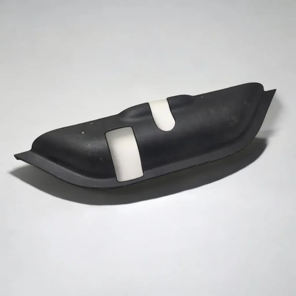 3B0823603  B41 KAPUT KİLİT PLASTİĞİ